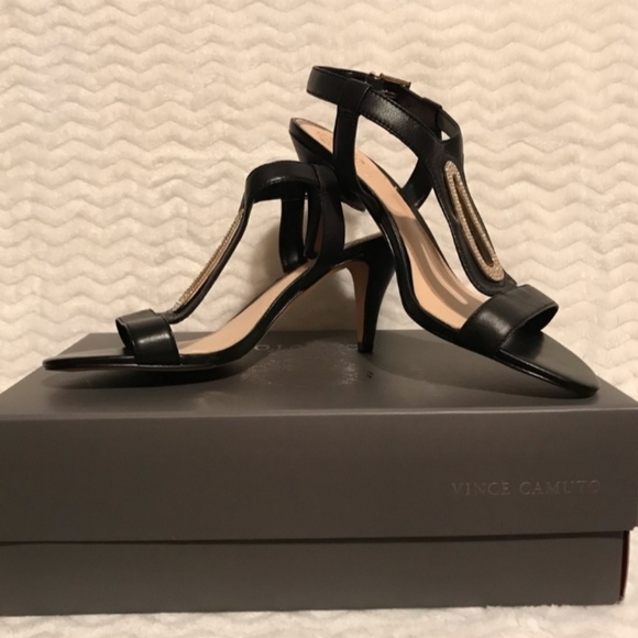 Vince Camuto "Manita" Leather Sandal - Picture 15 of 16